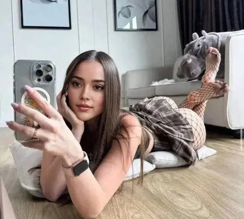 Leak & nude MYM — arwen : « 😘😜 » (Uncove)