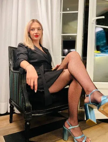 💦 abonnement gratuit 0€ 💦

Viens te rincer les yeux sur mon contenu hot 🥰😏