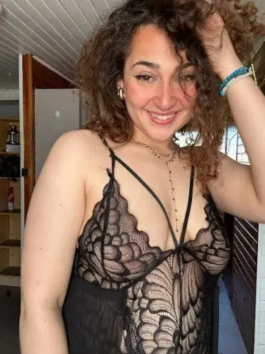 Tu valides ma nouvelle lingerie ? 😏🖤
