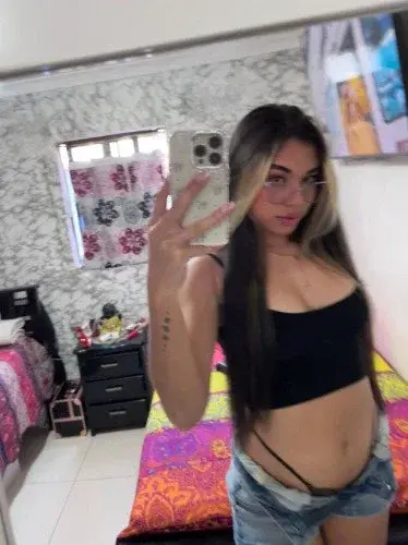 Reste pas là, viens voir ce que je te réserve… 😏💖