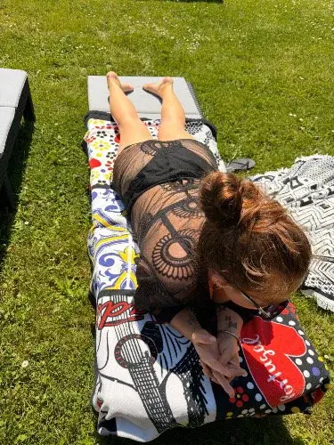 Leak & nude MYM — lasorcelleriedeslivres : « Le soleil chauffe ma peau… mais certaines pensées sont encore plus brûlantes. 🔥☀️ Qui viendrait partager ce moment avec moi ? 😘”

#SummerVibes #SunKissed #SexyMood #LingerieLove #Sensuelle #InstaSexy #BodyConfidence #FrenchGirl #HotSummer #NoFilter #SunBath #Curves #MymCreator #BoudoirStyle #SexyAndClassy #FeelingGood #WeekendMood #Lasorcelleriedeslivres #SexyReels  » (Uncove)