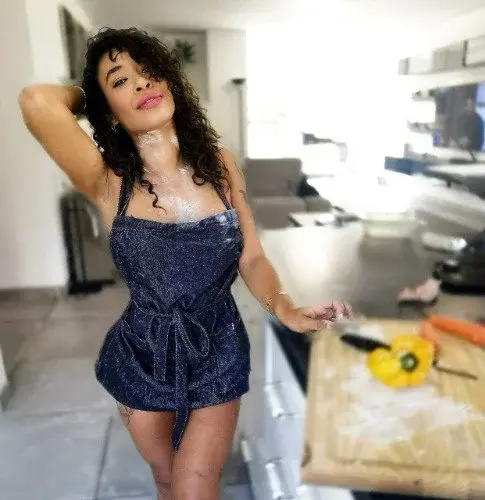 Plus tu regardes… plus je deviens vilaine 😇➡️😈 viens voir en utilisant le code GRATUIT SEXY100