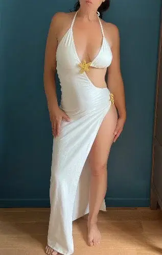 Regardez-moi cette petite merveille 😍 Je parle de ma robe bien sûr 😏