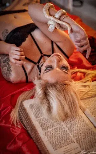 eliieweeds - Photo exclusive MYM 9 | French Modèles