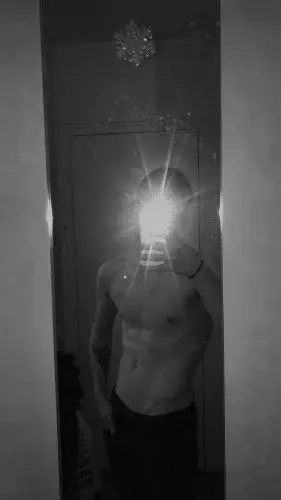 Hey:) tu vas bien?