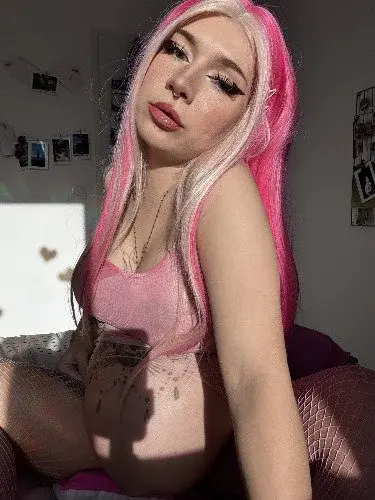 Dis-moi... tu préfères ta maîtresse au naturel ou en cosplay ?