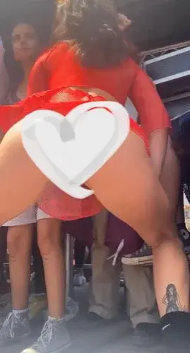 vidéo ou je twerk dispo en privé ! 