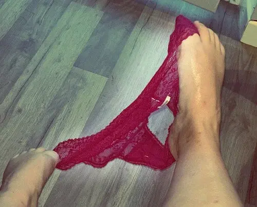 only_red - Photo exclusive MYM 17 | French Modèles