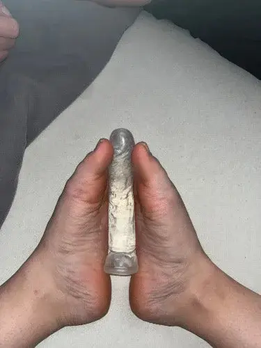 Je m’amuse avec mes pieds
