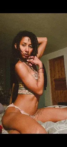 Tu as envie de me découvrir? Je t'attend 👅