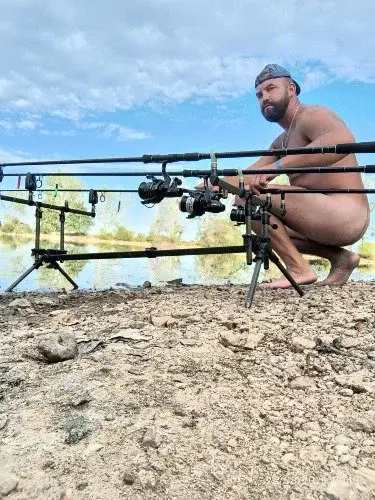 Monsieur pêche mais d'une manière différente 🔥🔞