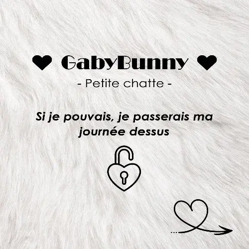 Je me mets des petites oreilles de chat et un gros gode 💗😻