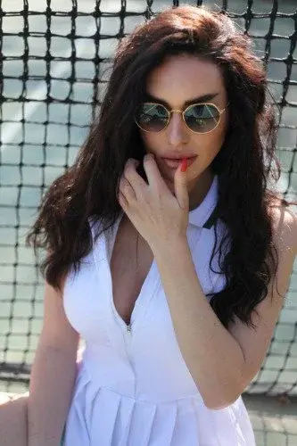 Bon début d'année , je vous souhaite de beaux vœux , vos vœux … Je vous embrasse. 🩷🩷🥰🥰