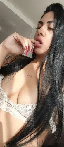 Chaque mouvement de mes lèvres est un appel… tu veux répondre à l’envie ?💋👄viens en privé alors

Abo gratuit👈👈