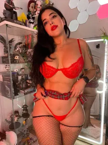 T'aime le rouge ?🍑🫦... viens me donner ta réponse en privé.

Abonne toi c'est gratuit 