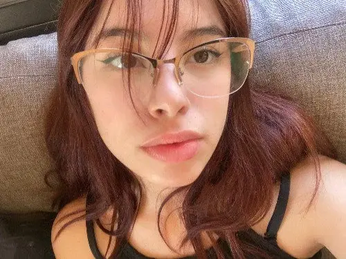 J'ai envie de m'amuser. Tiens-moi compagnie et abonne-toi tant que c'est gratuit 💋👅