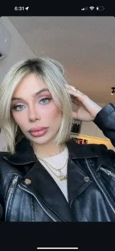 Petit coucou avec mon abonnement gratuit  👅😅