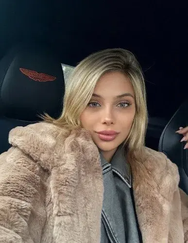 Petit coucou avec mon abonnement gratuit  👅😅