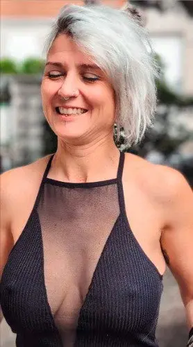 Qu'est-ce-que tu attends pour me suivre ?
Plus de 500 médias gratuits 🥵 et 1600 exclusifs 😜