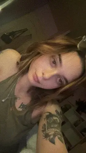 Viens discuter avec moi en dm mon petit chat 💋