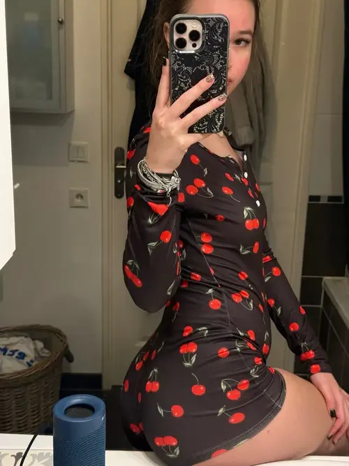 Paulineonlinee mym media leak - photo 2 | French Modeles