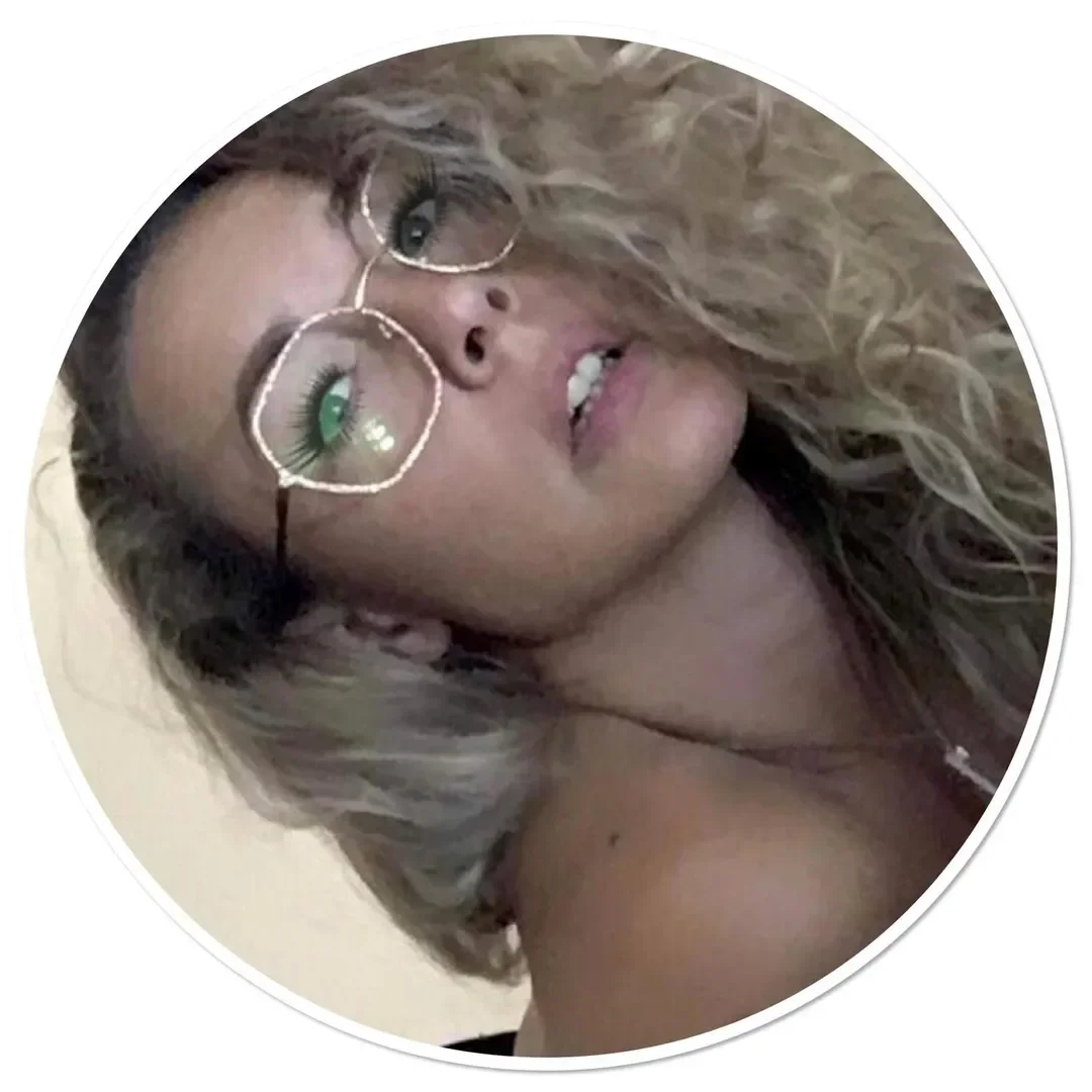 lisa-modele - Créatrice MYM - Photo de profil HD