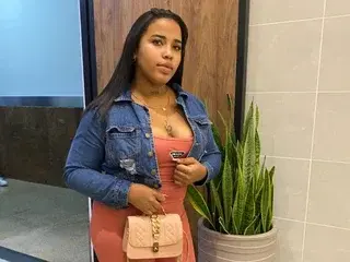 saray_brown