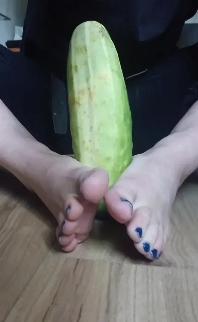 Leak & nude 1 — Lollyfeetlove