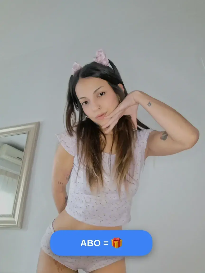Leak & nude 4 — Tapetitejulia