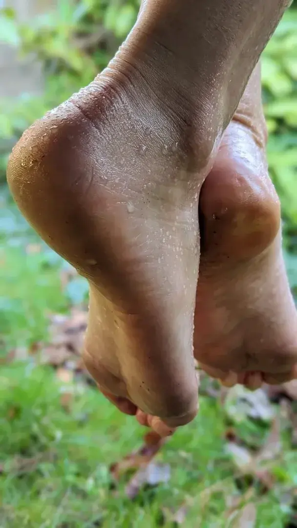 Leak & nude 8 — Handmaidsfeet