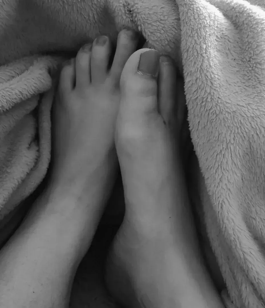 Leak & nude 3 — pieds_8