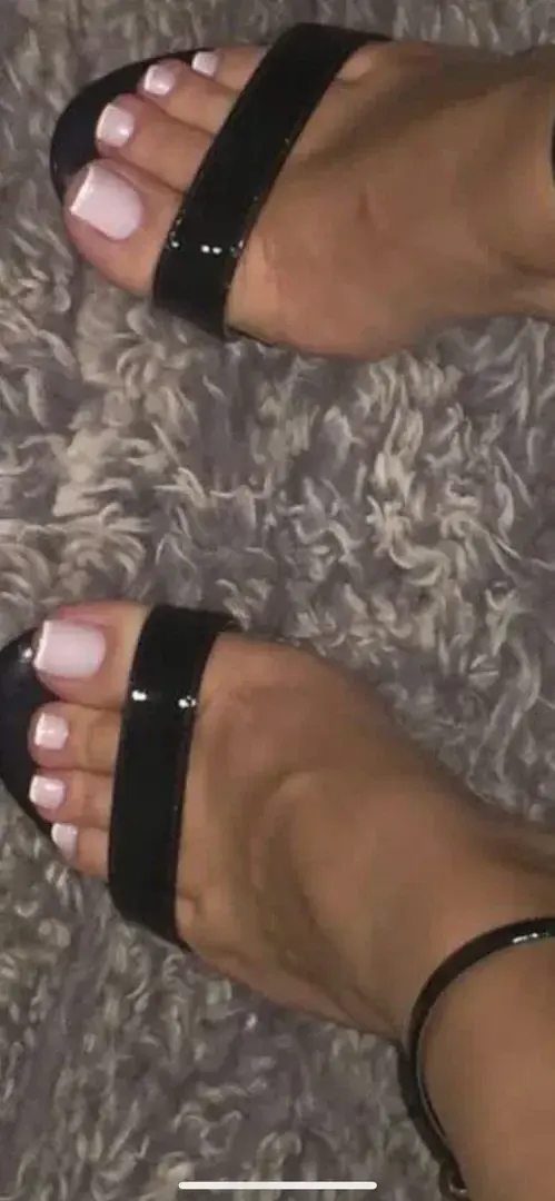 Leak & nude 1 — Sexepiedsstring