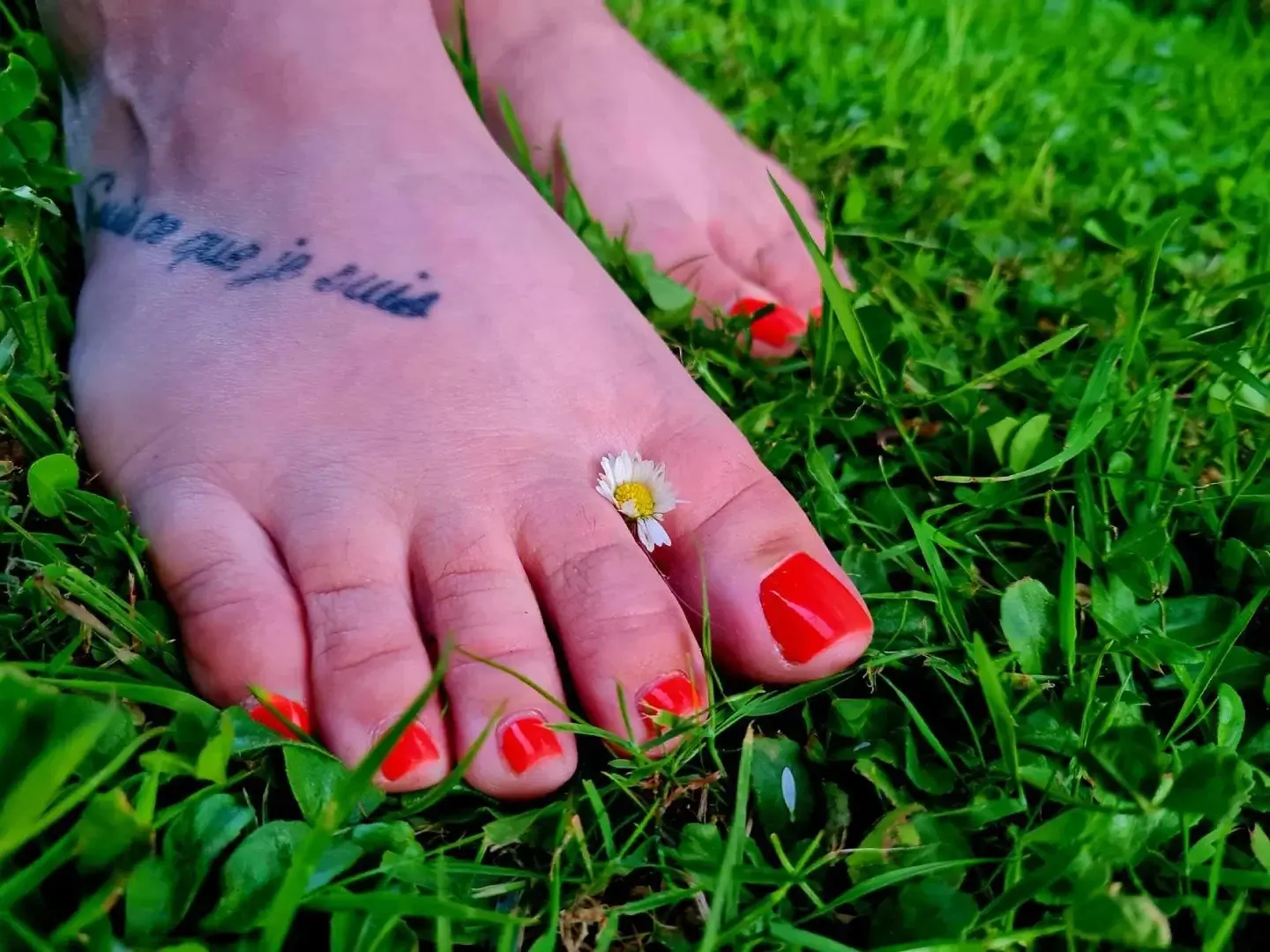 Leak & nude 5 — Lucie_reine_des_pieds