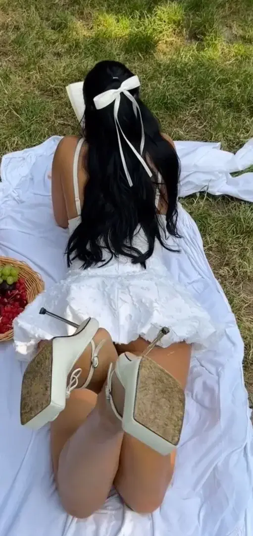 Juste derrière 🍑