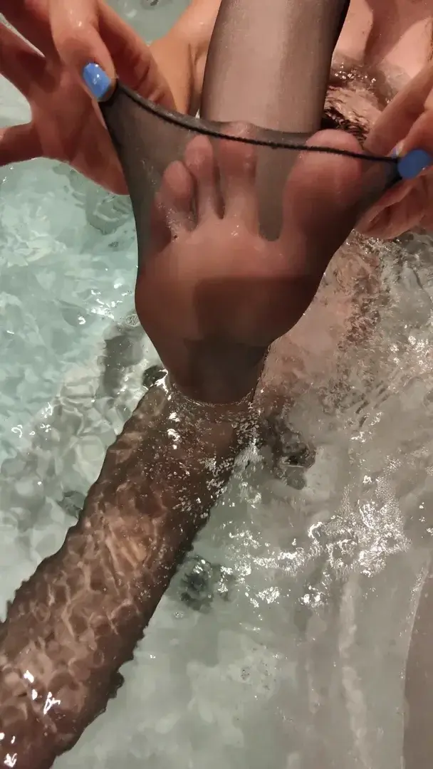 Leak & nude 1 — Pantyhosequeen14