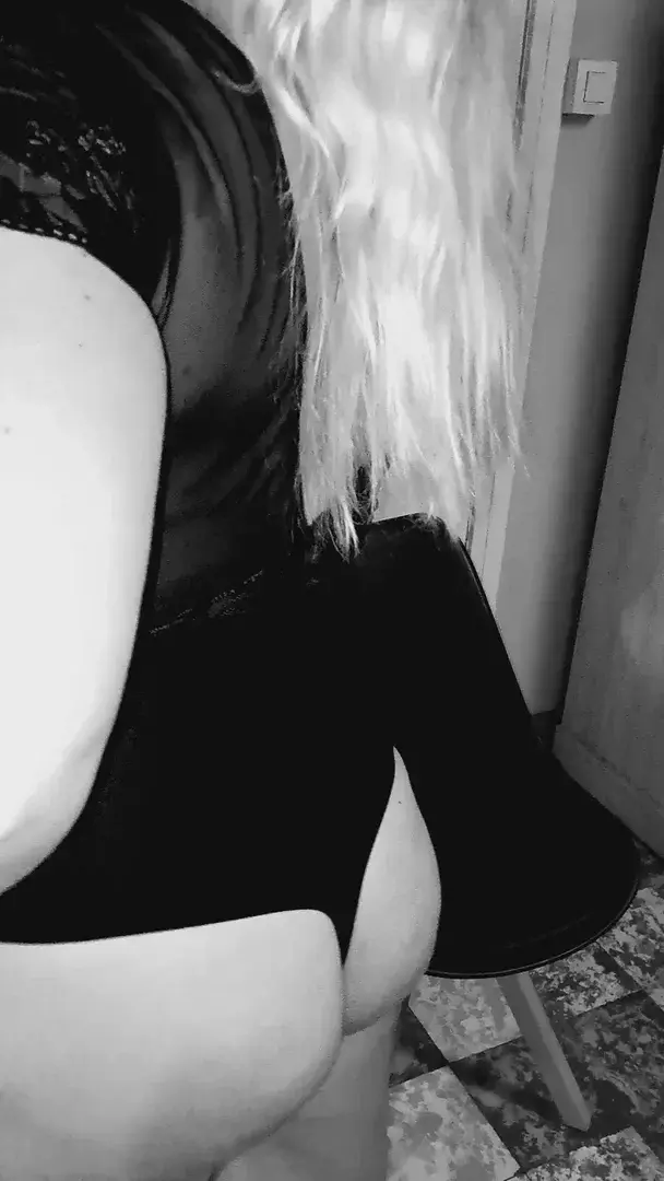 Leak & nude 3 — Ladeesseblonde
