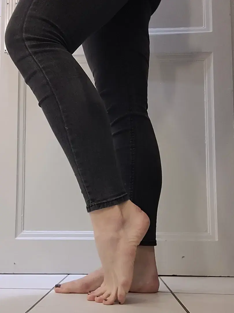 Leak & nude 2 — Amalia_lovefeet