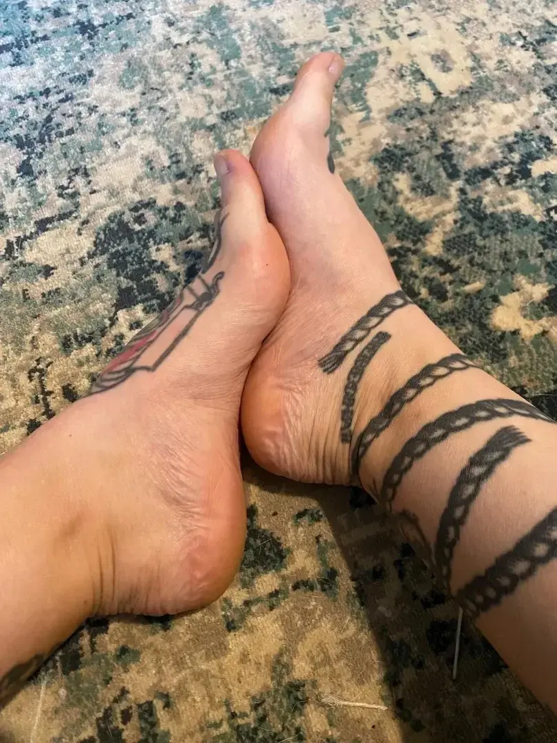 Leak & nude 2 — Aly_feetpics
