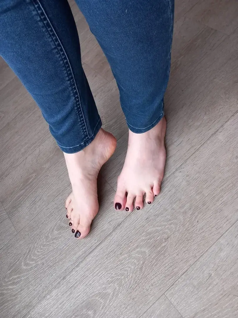 Leak & nude 2 — Parisfeetfan
