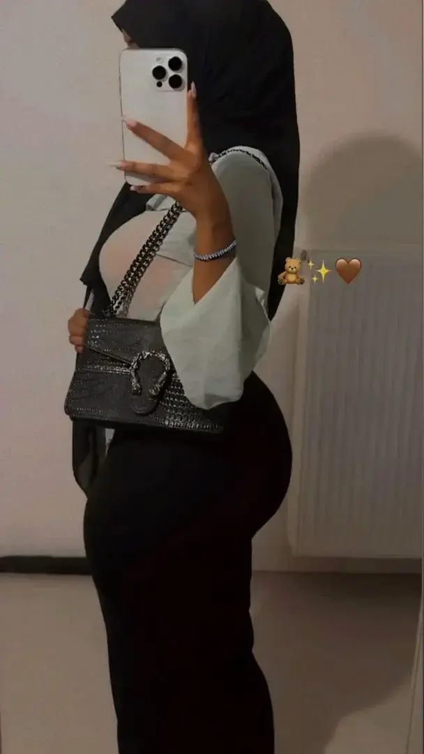 Leak & nude 5 — Hijabnaughty