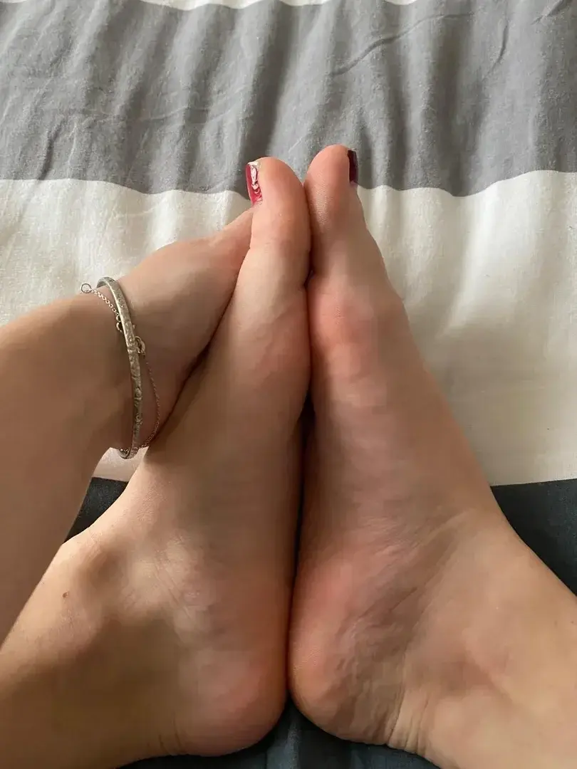 Leak & nude 4 — Pieds_fetichistes