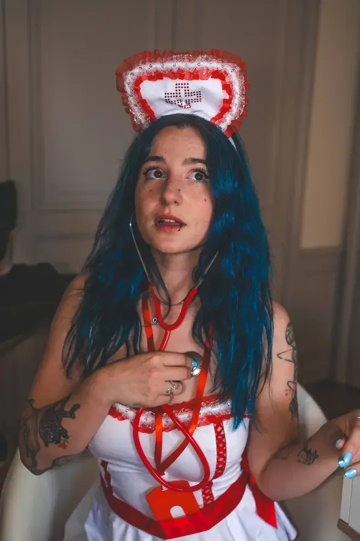 Tu me laisse être ton infirmière? 🥰Rejoins moi avec le code KHALAVILLA ou KHALASUCE!