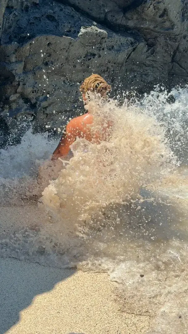 Leak public de Fleurvanille — « Je suis sûre que c’est cette vague qui m’a fait perdre mon bijoux 😂😝 » (nude) sur MYM