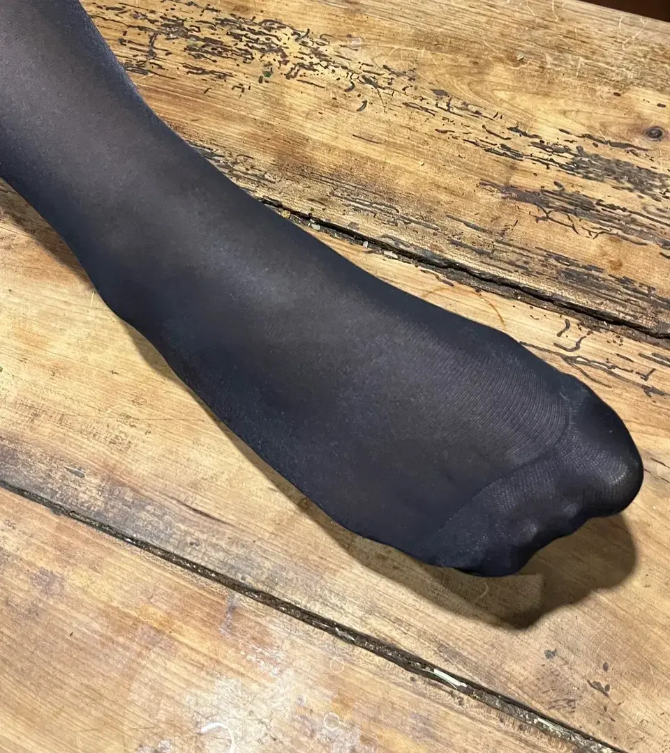 Leak & nude 4 — Happy-feet-poppy
