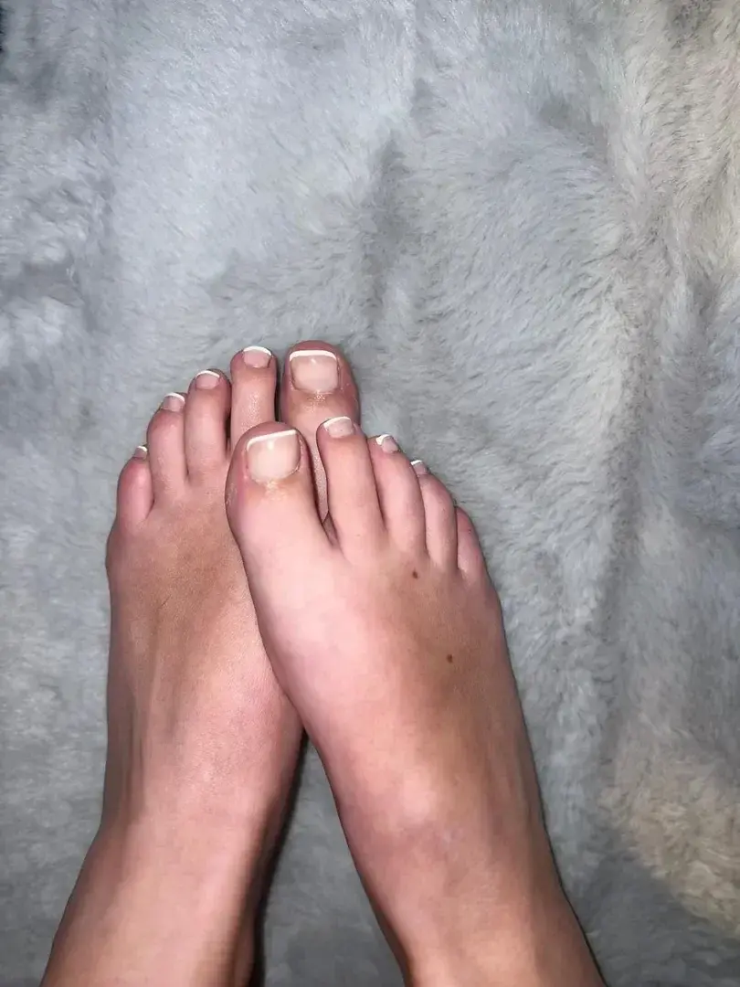 Leak & nude 1 — Feet_b11