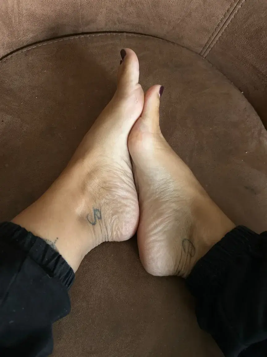 Leak & nude 2 — Lovefeet10