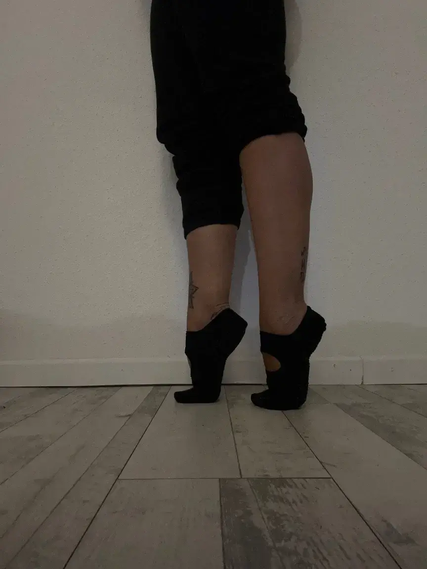 Leak & nude 3 — Lovefeet10