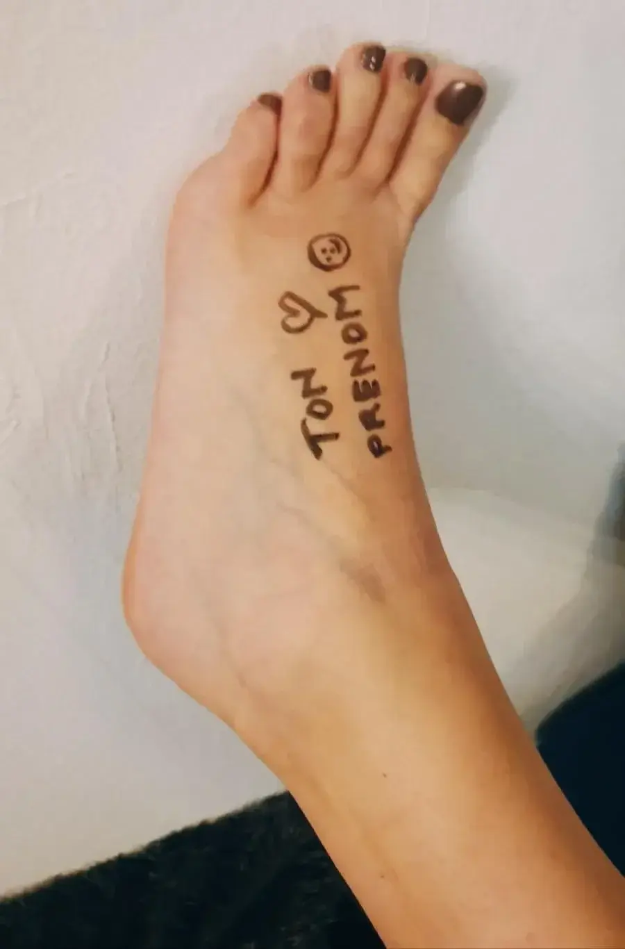 Leak & nude 5 — Kisskissgirl_pieds_mains_sexy_nylon_collants