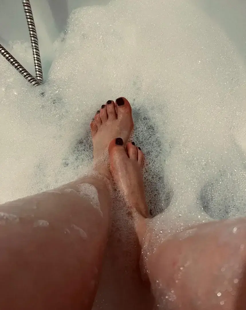 Leak & nude 2 — Miss_mendine