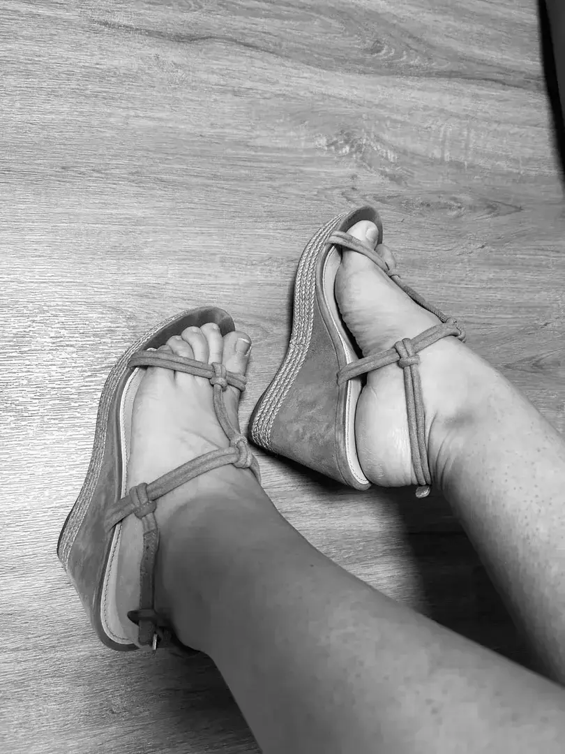 Leak & nude 2 — Feetlover25